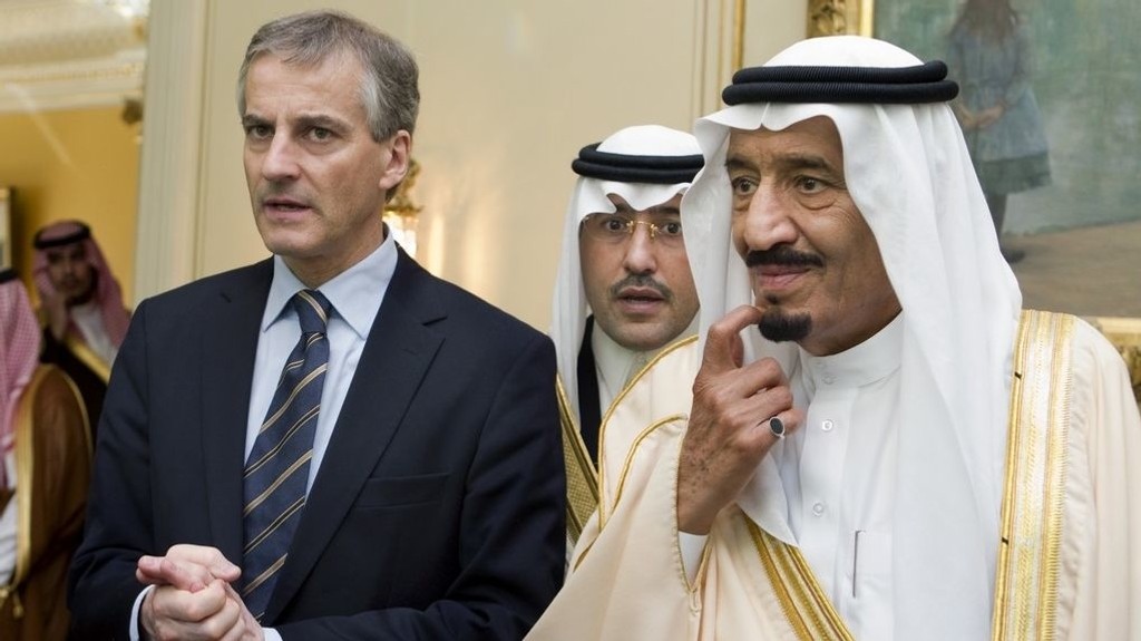  Saudi support for the building of a mosque in Norway again applicable. Floro Islamic Center holds today in one polling that has been insufficient and has applied for permission to receive money from Saudi Arabia. Labor leader Jonas Gahr Støre says no. Pictured: Prince Salman bin Abdul Aziz Al Saud (th) from Saudi Arabia meeting the then Foreign Minister Thursday in Parkveien 45. 