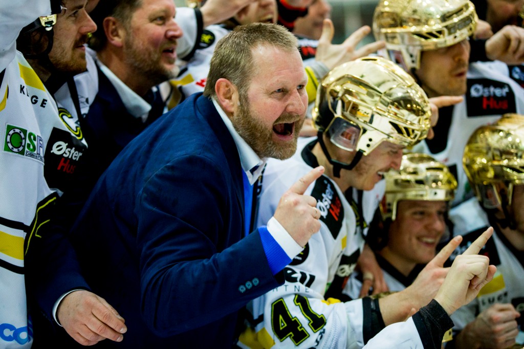 GOLD AGAIN: Petter Thoresen gold coach of all in Norwegian hockey. in his last season as Stavanger coach, he led the team to yet another dobbalttriumf. 