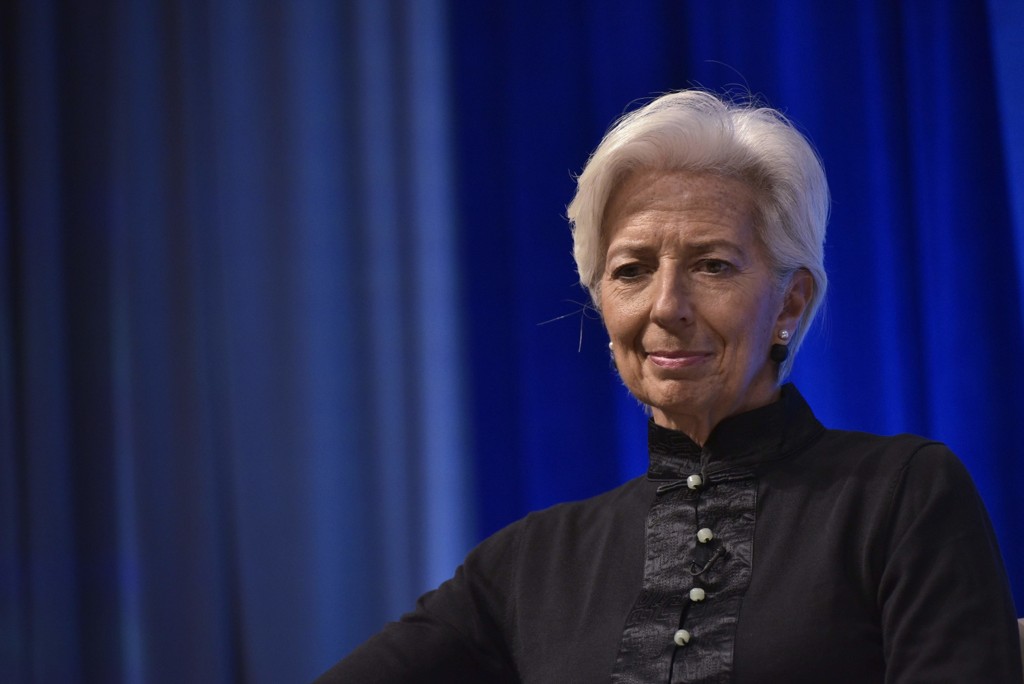 IMF-sjef Christine Lagarde må møte i retten  i Frankrike i forbindelse med en gammel sak som  dreier seg om tjenesteforsømmelse og store  pengesummer.