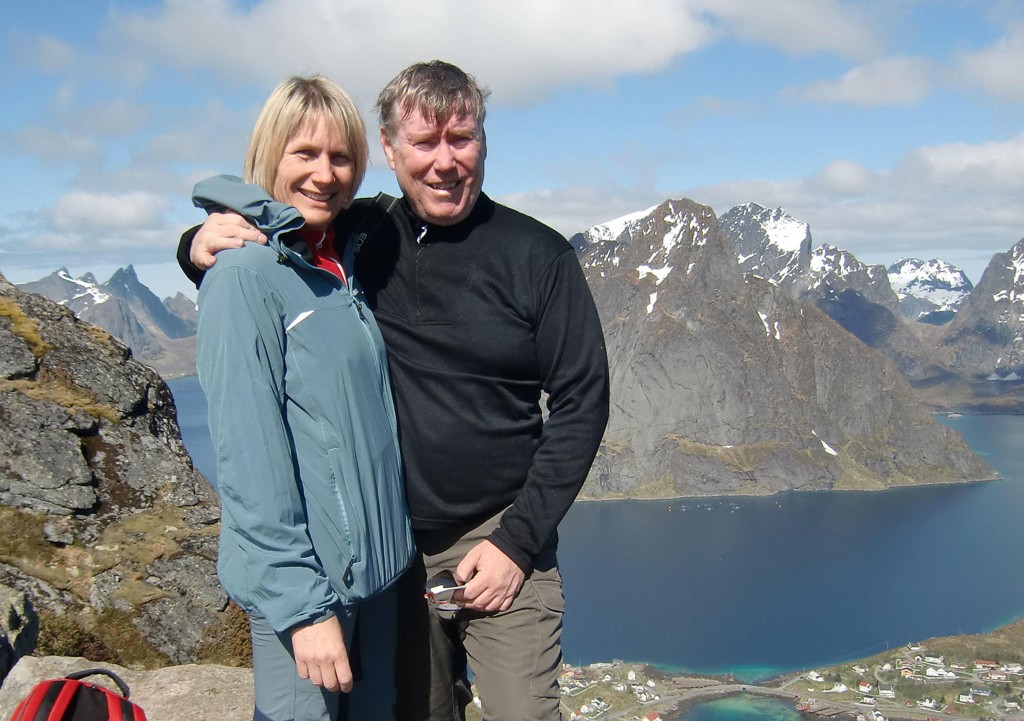  STILL in LOVE: Ine Barlie and Ove Gundersen was boyfriends in 1985. Two years later they got engaged. It happened on the 20th anniversary of the death of Barlies father Aage. After 32 years as sweethearts, they are still just as in love with. 